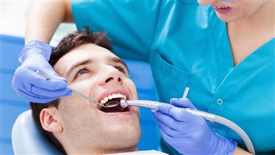 هل تنظيف الأسنان عند الطبيب يفطر الصائم.. الإفتاء توضح حكم البنج