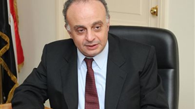 رئيس البنك التجاري يكشف علاقته باستحواذ أبو ظبي على 18% من رأس ماله وعدم شراء أذون خزانة