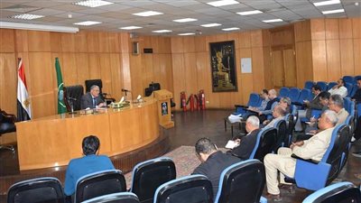 محافظ المنيا يتابع استعدادات توريد محصول القمح ويعلن جاهزية 44 موقعًا تسويقيًا