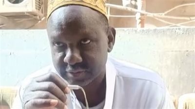 حارس عقار يعثر على طفلة تخلت عنها والدتها بالمهندسين.. على جسدها آثار تعذيب |فيديو