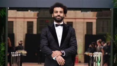 محمد صلاح ينافس على جائزة الكرة الذهبية.. وبنزيما في الصدارة