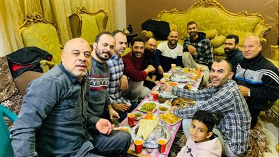 أقارب المعلم المتوفى في صلاة التراويح بالعريش: جمعنا على الفطار كأنه بيودعنا |صور