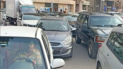 النشرة المرورية.. كثافات بالطرق الرئيسية وميادين القاهرة والجيزة اليوم