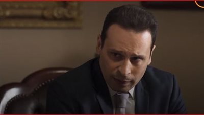 محمود عزازي وكيل نيابة في الحلقة الرابعة من المشوار