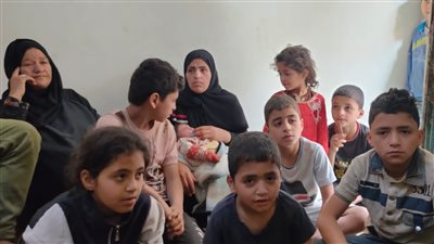 تفاصيل مصرع شاب على يد جيرانه بالشرقية وأسرته: توفي وترك 8 أطفال | بث مباشر 