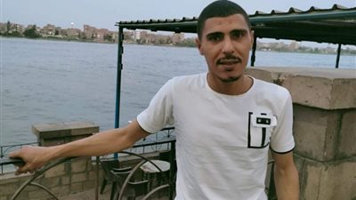 مديون بـ 20 جنيها.. شاب أمين يعثر على مصوغات ذهبية ويعيدها لصاحبتها في قنا