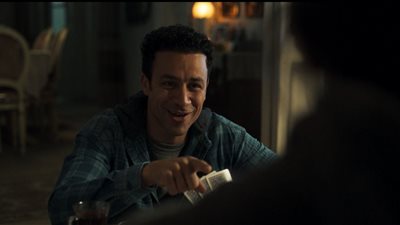 أحمد داود يكتشف ثغرات في عقود زين.. تفاصيل الحلقة الخامسة من مسلسل سوتس بالعربي