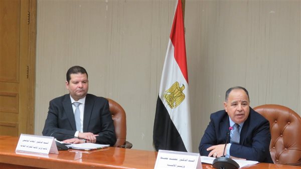 وزير المالية في لقائه