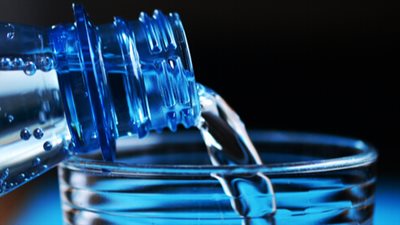 لصيام الماء فوائد وأضرار لمرضي السكر والضغط.. تعرف عليها