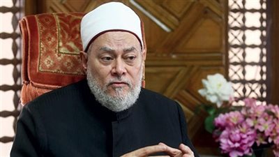 علي جمعة: الانشغال بالموبايل أثناء القيادة من السلوكيات الخاطئة