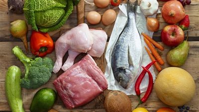 ورق العنب يسجل 50 جنيهًا والبانية بـ 85.. أسعار الخضراوات والدواجن بالأسواق | بث مباشر 