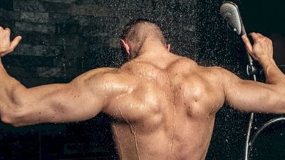 مركز السيطرة على الأمراض: عدم الاستحمام قبل مغادرة الجيم يسبب الإصابة بالمكورات العنقودية