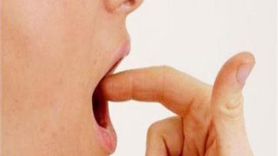 الإفتاء: مَن تعمد القيء فإن صومَه يفسد وعليه القضاء