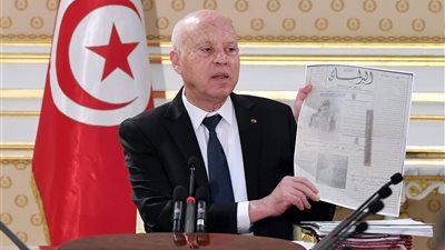 الرئيس التونسي يعلن إجراء تعديلات بمسودة الدستور ونشرها بالجريدة الرسمية 