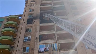 مصدر أمني: حالة اختناق واحدة في حريق البرج السكني ببنها | صور