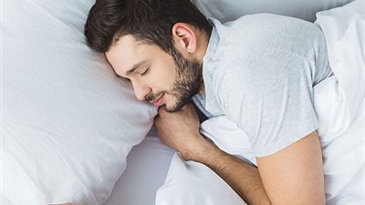 حكم من نام أكثر اليوم في نهار رمضان هل يبطل صيامه..لا يبطل 