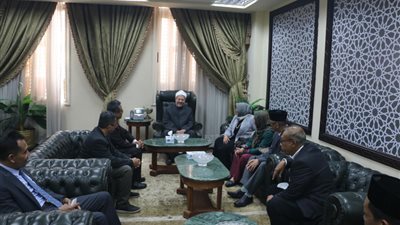 مفتي الجمهورية يستقبل وفدًا إندونيسيا من جامعة شريف هداية الله الإسلامية بجاكارتا