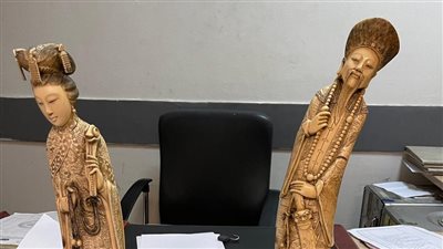 جمارك مطار القاهرة تضبط محاولة تهريب تماثيل مصنوعة من العاج 
