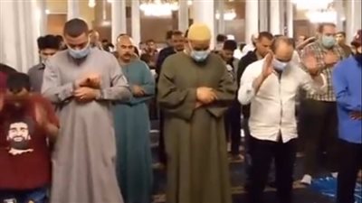 بث مباشر | بكاء وخشوع.. الآلاف يؤدون صلاة التراويح بمسجدي الحسين وساحة المرتضى 