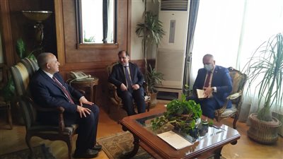 وزير الري يبحث مع سفير طاجيكستان خطة عمل الائتلاف الدولي للمياه والمناخ