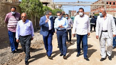 محافظ الغربية يتفقد أعمال الرصف بحي أول وثاني المحلة