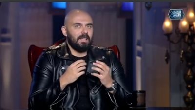 أحمد صلاح حسني يوجه رسالة مؤثرة لوالدته: فقدان الأم وجع مابيروحش