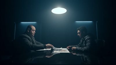 محمد ممدوح ينجح في تجنيد محمد عادل.. ملخص الحلقة العاشرة من مسلسل العائدون