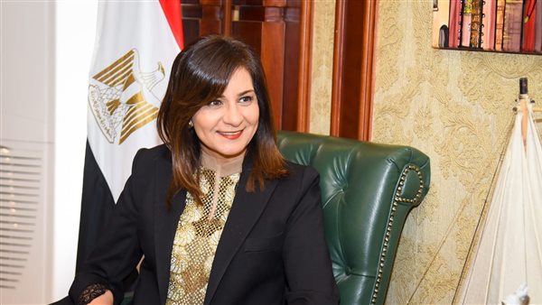 السفيرة نبيلة مكرم