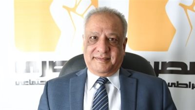 حنا جريس يتقدم بأوراق ترشحه لرئاسة المصري الديمقراطي.. ويعلن قائمته النهائية