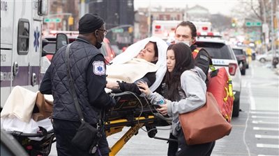 حالة أحدهما حرجة.. تفاصيل إصابة مصريين اثنين في حادث إطلاق نار بنيويورك | بث مباشر