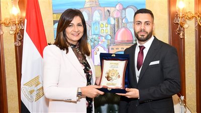 بطل إنقاذ المدنيين بأوكرانيا خلال لقائه وزيرة الهجرة: تحركت بدافع الإنسانية.. وذلك أخطر موقف