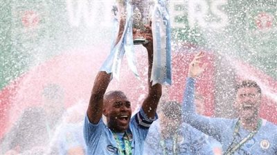 أول تعليق من فيرناندينيو بعد إعلانه الرحيل عن مانشستر سيتي