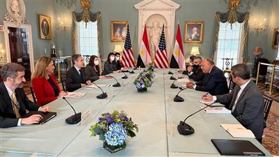 وزير الخارجية يلتقي نظيره الأمريكي في واشنطن لبحث قضايا إقليمية ودولية