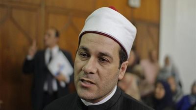 مظهر شاهين عن ربط الحجاب بارتفاع سعر الدولار: إحنا في زمن الهجص من أجل التريند