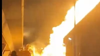 الدفع ب 6 سيارات إطفاء للسيطرة على حريق بخط غار أمام النادي الأهلي