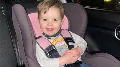 السرطان الخفي.. توهج أبيض بالعين يكشف إصابة طفل بورم قاتل