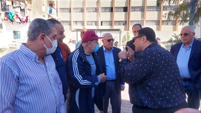 محافظ بورسعيد ورئيس اتحاد الشركات يتابعان أعمال تطوير صالة نادي الحرية لذوي الاحتياجات| صور 