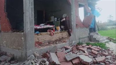 إصابة 3 أشخاص إثر انفجار نتيجة تسريب غاز بمنزل في شرق الإسكندرية | بث مباشر