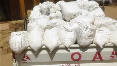 إحباط محاولة لتهريب 2 طن دقيق مستودعات في أسوان