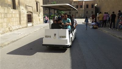 مصدر بالآثار: ارتفاع البنزين لم يؤثر في زيادة أسعار الخدمات المختلفة بالمناطق السياحية 