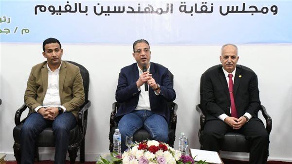 محافظ الفيوم يزور