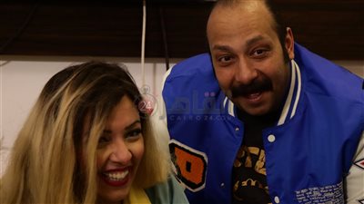 محمد ثروت: تمن بسطرمة إيفيه مسلسل أرواح وأشباح.. وزوجته: يعطيني مساحتي في التمثيل | فيديو