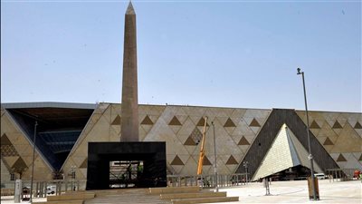 مستشار رئيس الوزراء ينشر صورًا لآخر الأعمال في المتحف المصري الكبير