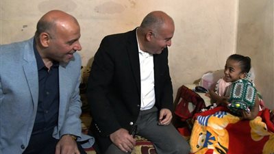 حكاية الطفلة أروى بقنا.. أصيبت بمرض العظام الزجاجي وتكفلت الحكومة بعلاجها