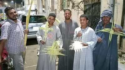 هوشعنا في الأعالي مباركٌ الآتي باسم الرب.. 15 صورة ترصد إقبال أقباط الأقصر على شراء السعف احتفال بأحد الشعانين