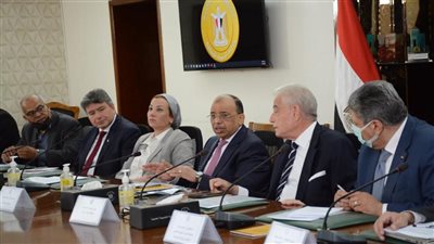 وزيرا التنمية المحلية والبيئة يبحثان العروض الفنية للشركات للعمل في منظومة المخلفات