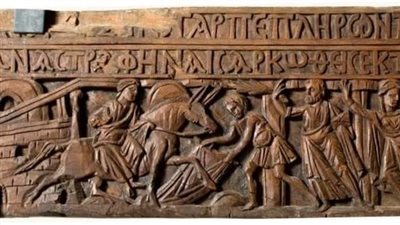 المتحف القبطي يعرض قطعة خشبية لـ أحد السعف