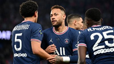 نيمار ومبابي يقودان باريس سان جيرمان في الفوز على أولمبيك مارسيليا بالدوري الفرنسي
