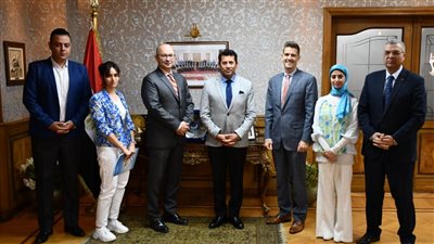 وزير الشباب والرياضة يبحث التعاون الثنائي مع سفير كندا 