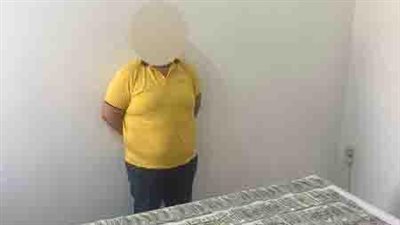 القبض على شخص يتاجر بالعملة في السوق السوداء بالقطامية